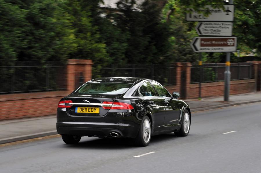  Jaguar XF 2.2 Diesel 2012 года  (фото 11 из 12)